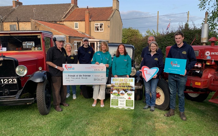 Generous £1,000 donation from Hunton Steam Gathering